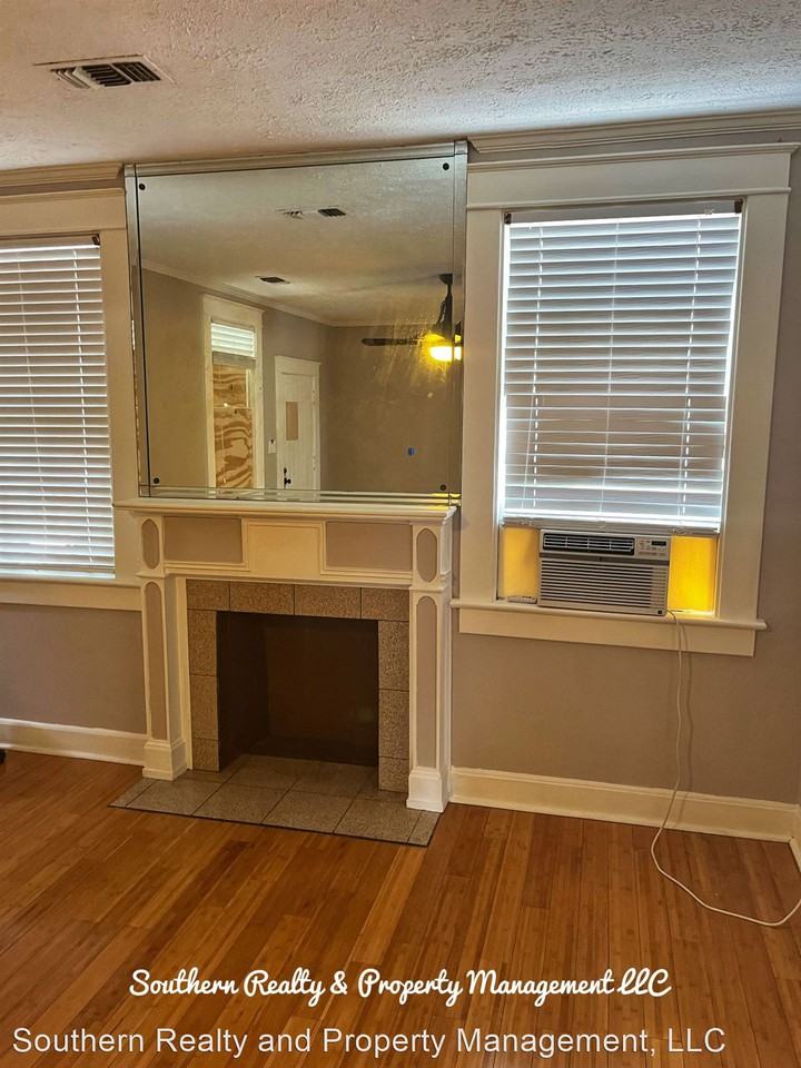 1721 Madison Avenue Duplex - Photo 3 of 11