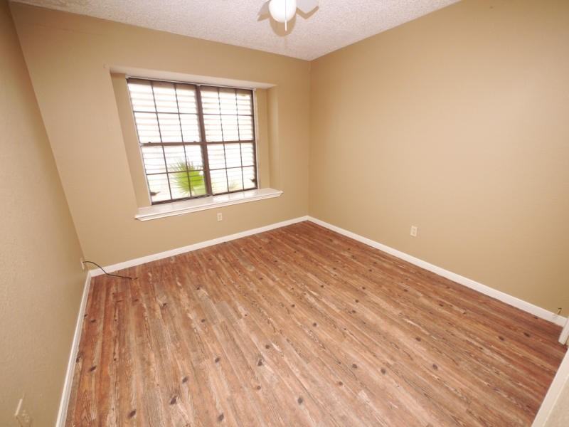 6001 Cresterrace Dr - Photo 3 of 11