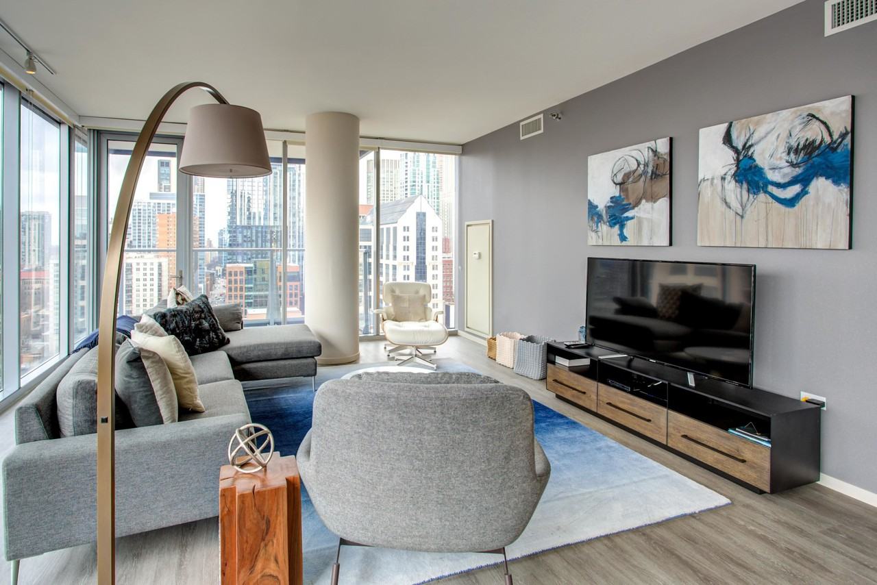 8 East Huron Street #1-1 - Photo 2 of 5