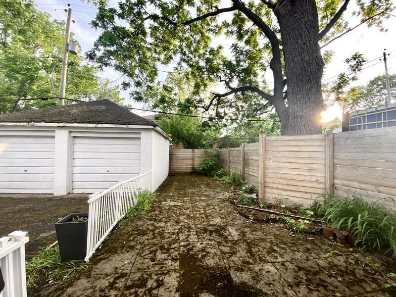 834 Fisher Ave - Photo 3 of 13