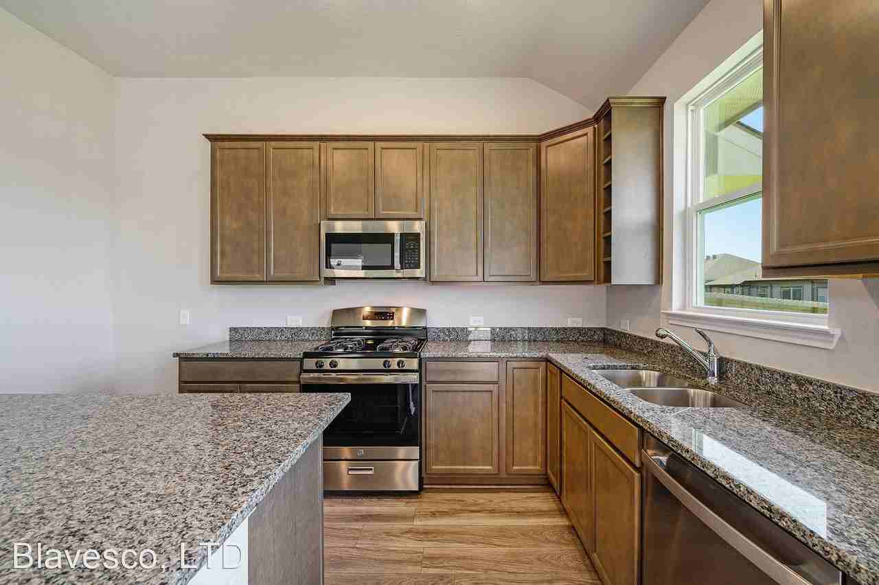 183 Emery Oak Way - Photo 2 of 24