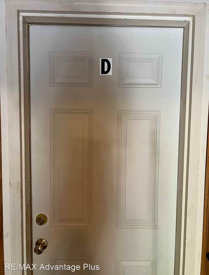 105 N. Bridge St - Photo 2 of 6