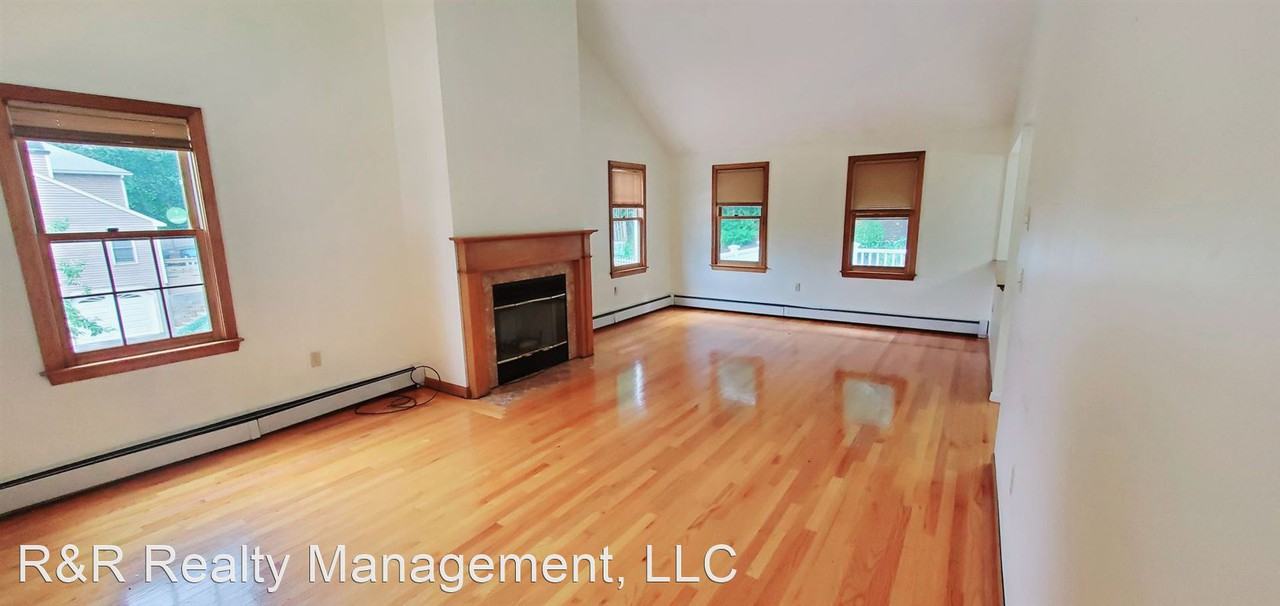 32 Latura St - Photo 2 of 36