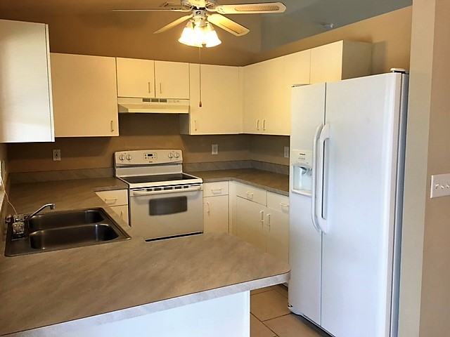 1103 Ridgeway Dr - Photo 2 of 9