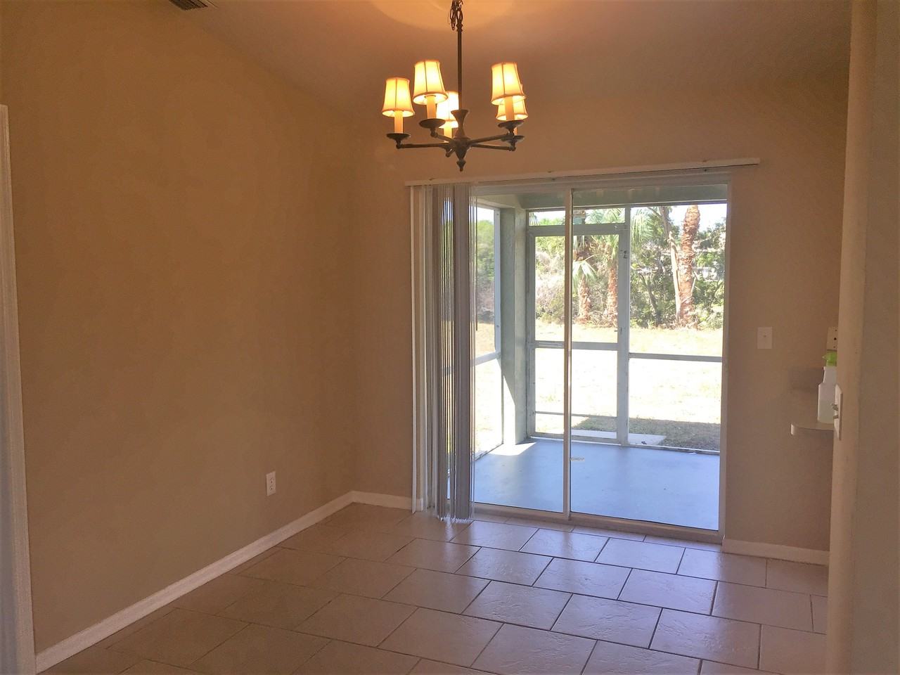 1103 Ridgeway Dr - Photo 3 of 9