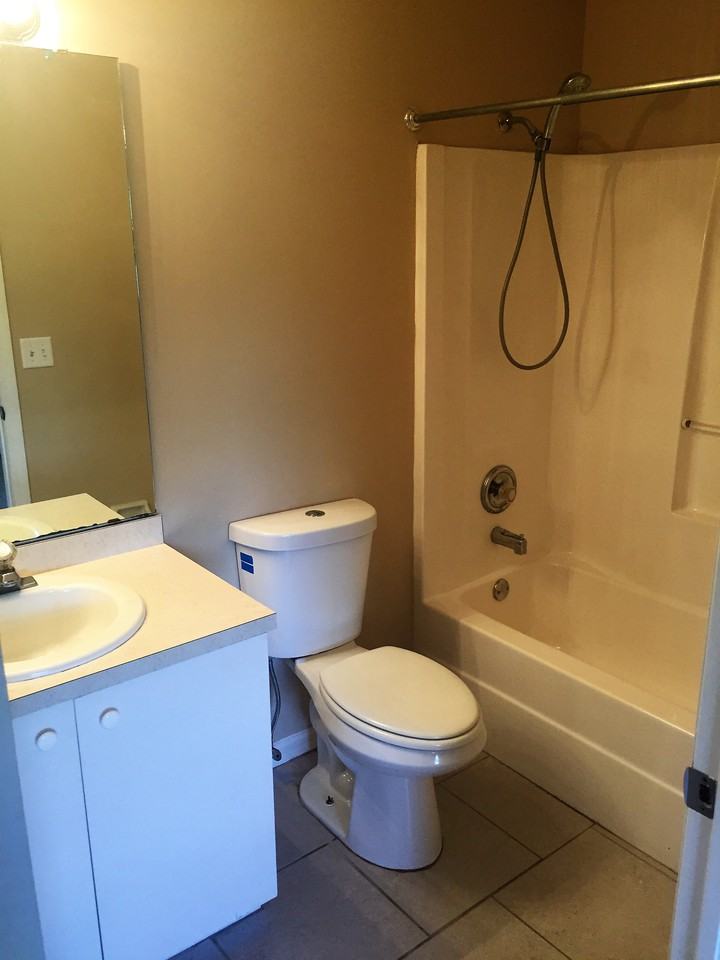 1103 Ridgeway Dr - Photo 6 of 9