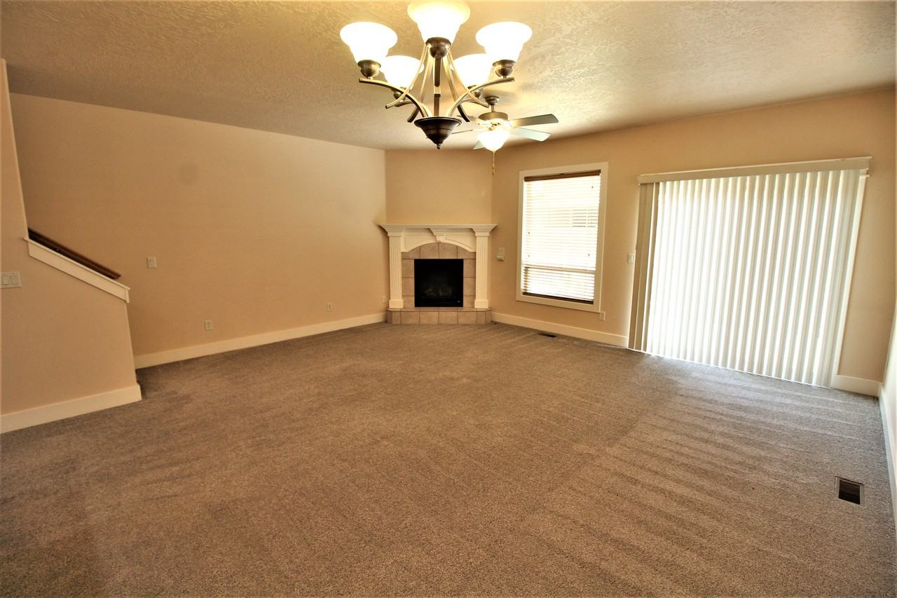 2218 S Dorothy Ave - Photo 5 of 17