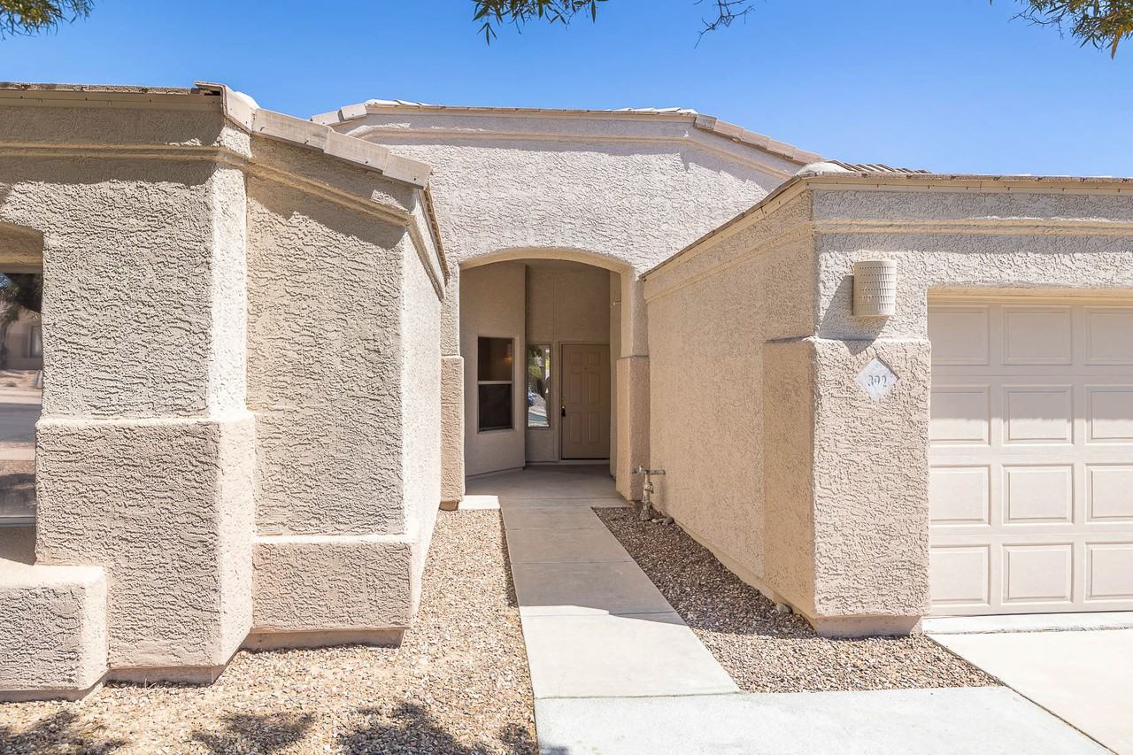 392 W Silvertip Rd - Photo 2 of 42