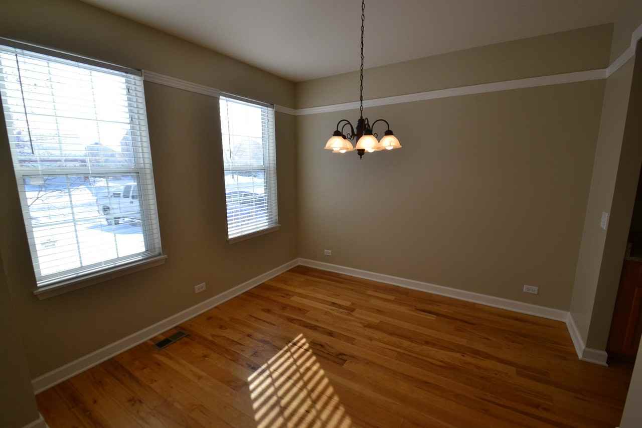 11335 Middletown Ln - Photo 2 of 8