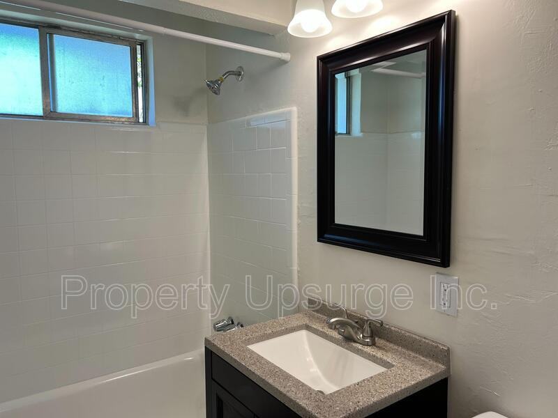 1558 Bridge St #10 - Photo 3 of 13