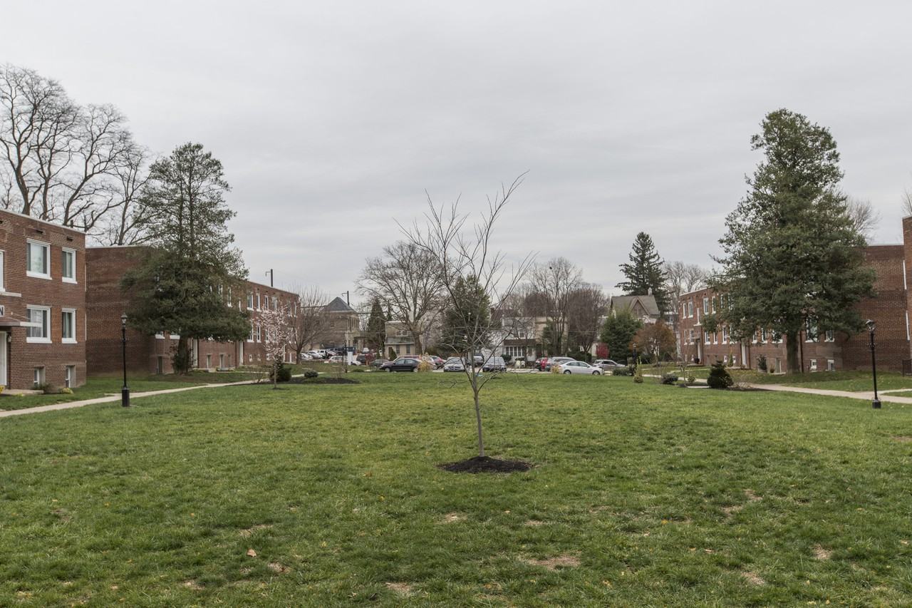 219 East Willow Grove - Photo 2 of 7