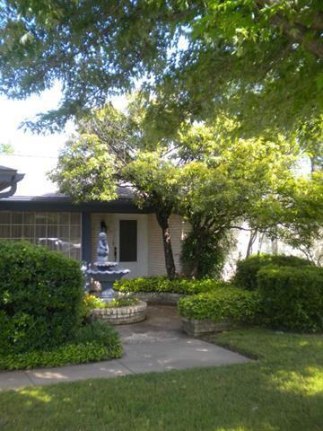 2120 Hurstview Dr - Photo 3 of 17