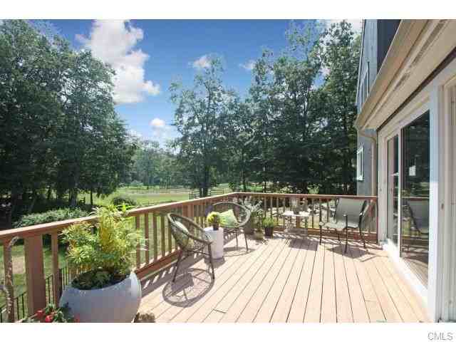 105 E Common Rd - Photo 3 of 25