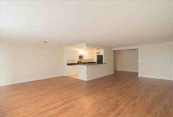 10 Longfellow Pl