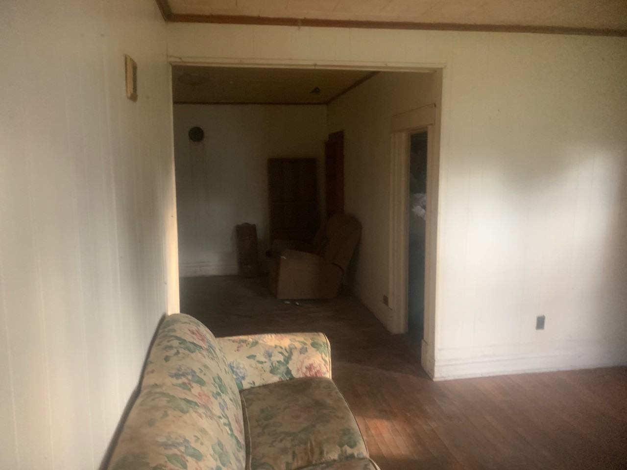 406 West Chestnut Street - Photo 2 of 7