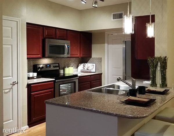 Gramercy St - Photo 2 of 13