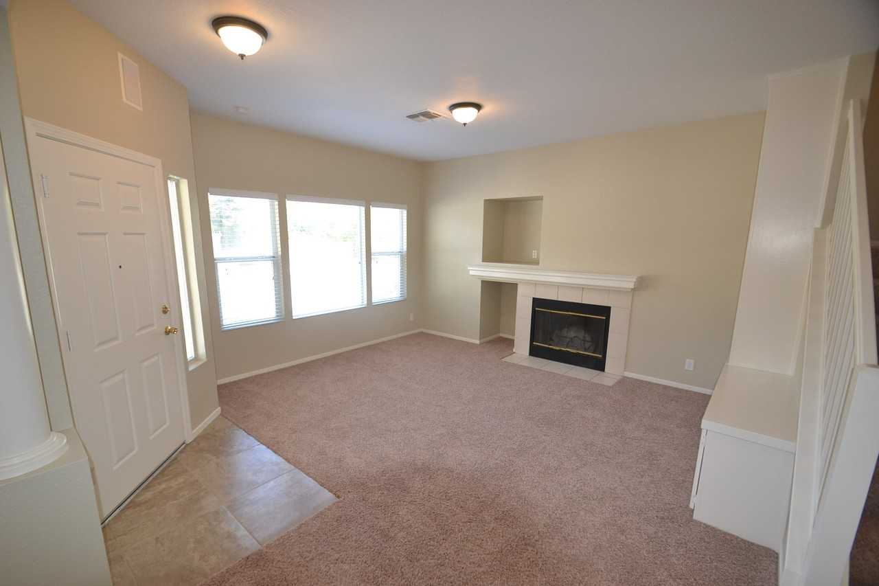 8977 Arborview Dr - Photo 3 of 12