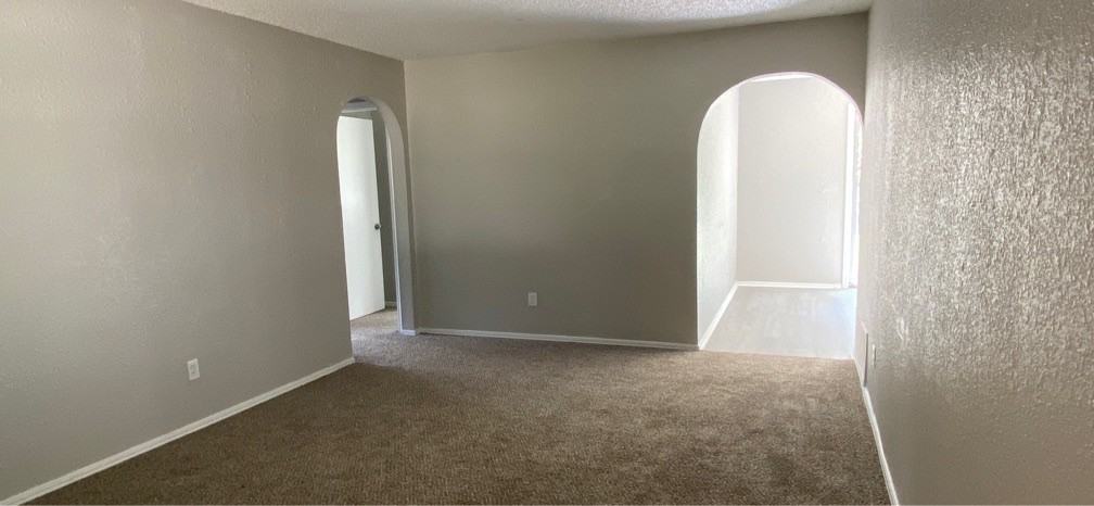 605 Lloyd Ave #1 - Photo 3 of 21