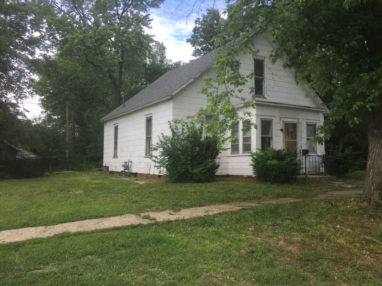 614 South Cherry Street - Photo 2 of 5