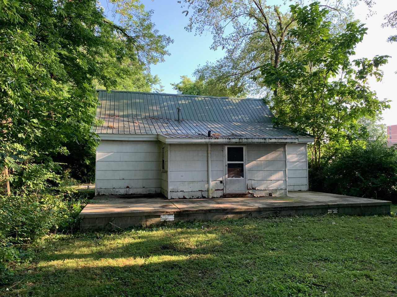 608 East Elm Street - Photo 2 of 2