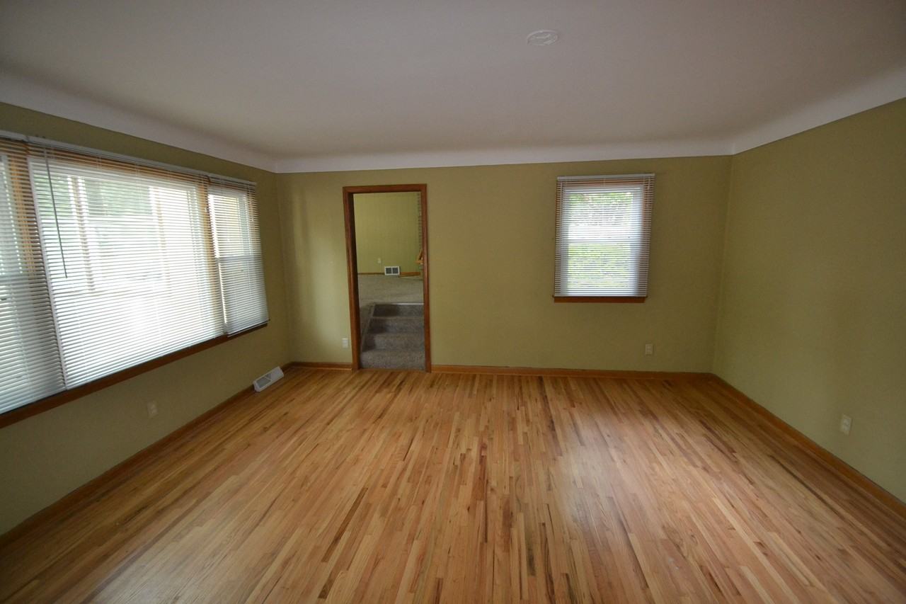 1742 Alta Vista Dr - Photo 2 of 7