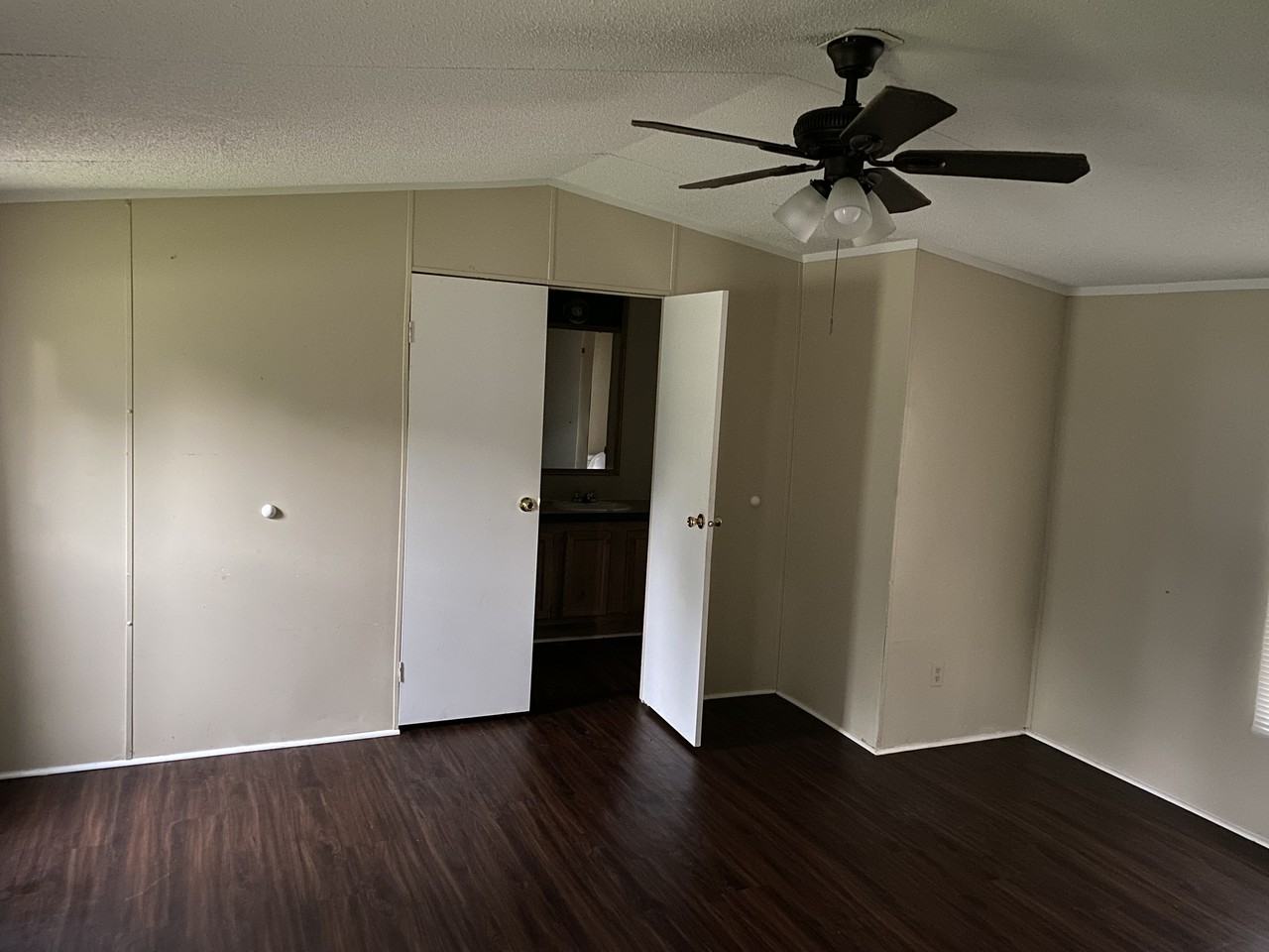 214 Shipp Ln - Photo 3 of 9