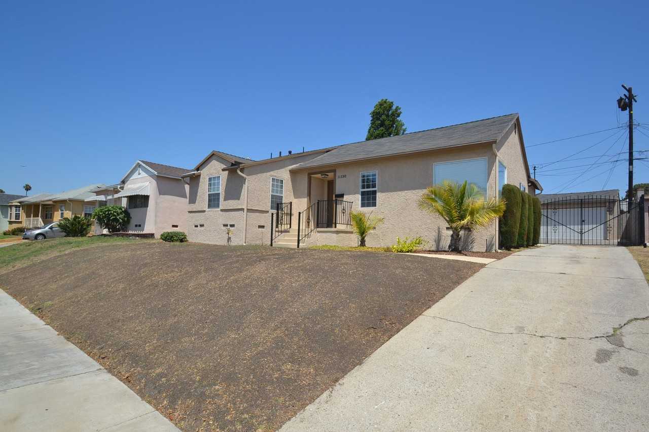 11130 S Wilton Pl, Westmont, CA 90047 3 Bedroom Apartment for Rent