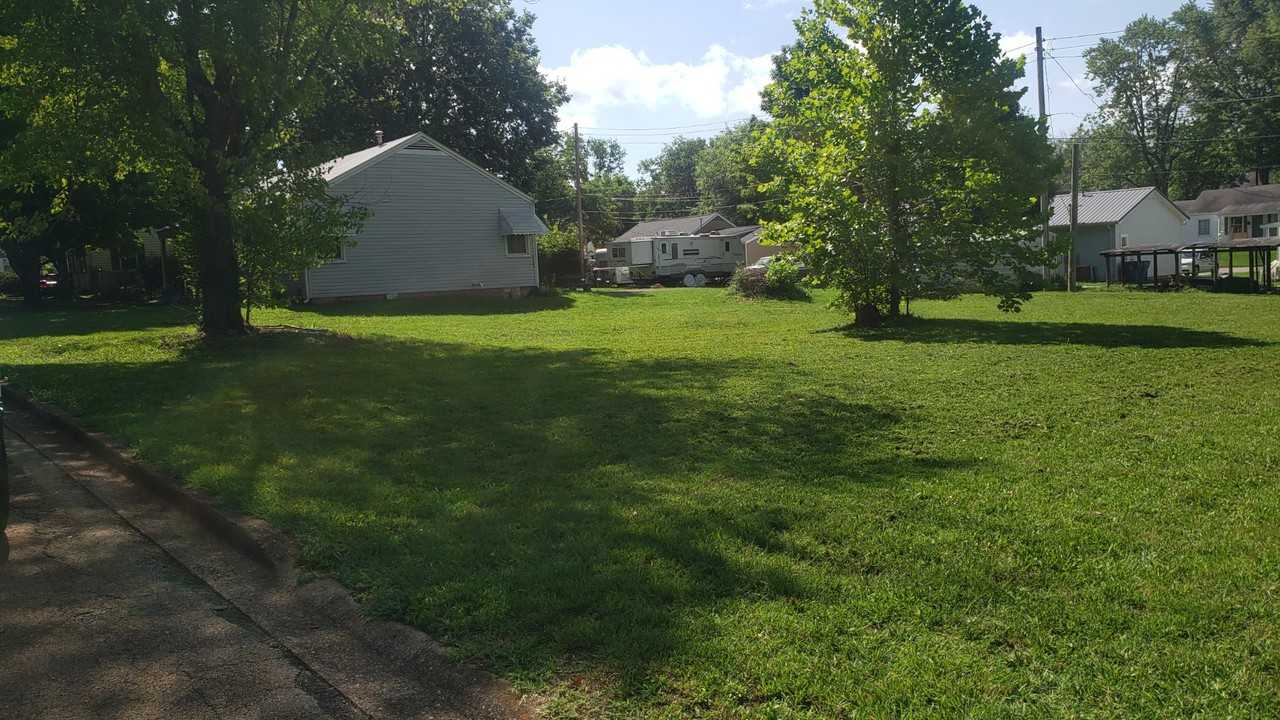 614 Parkside Place - Photo 2 of 5