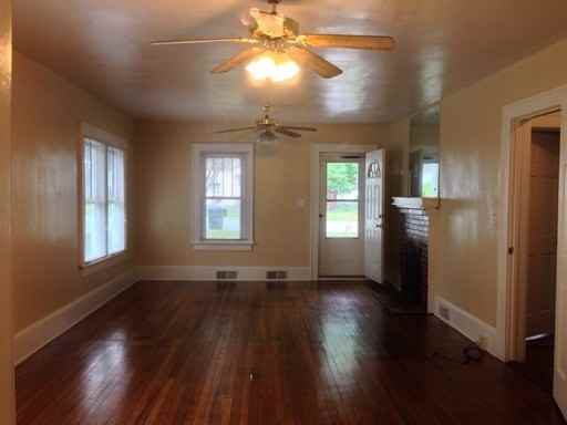 1111 McCormick St - Photo 2 of 12