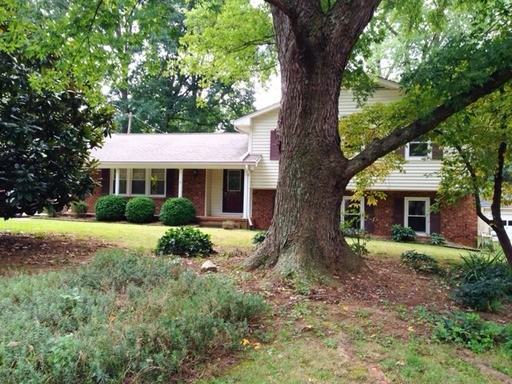 910 Meade Dr - Photo 2 of 15