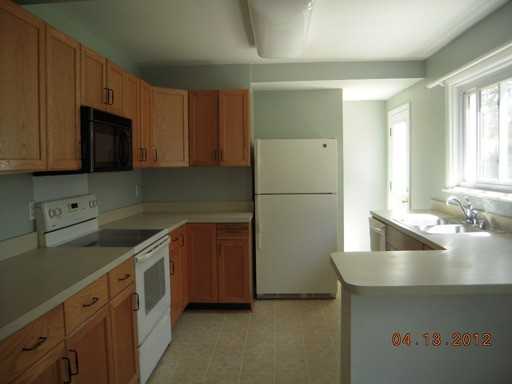 605 Fairmount Rd - Photo 2 of 11