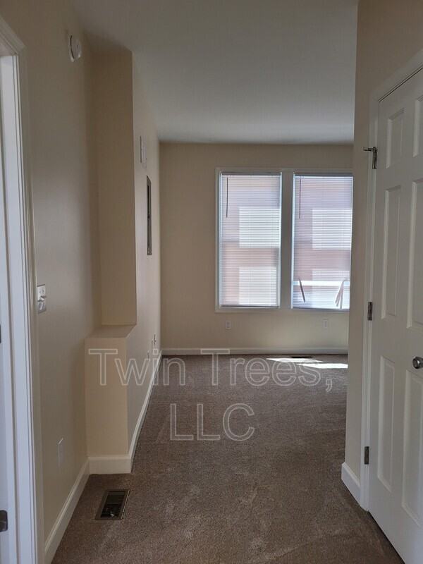 5948 Main St #2 - Photo 5 of 10