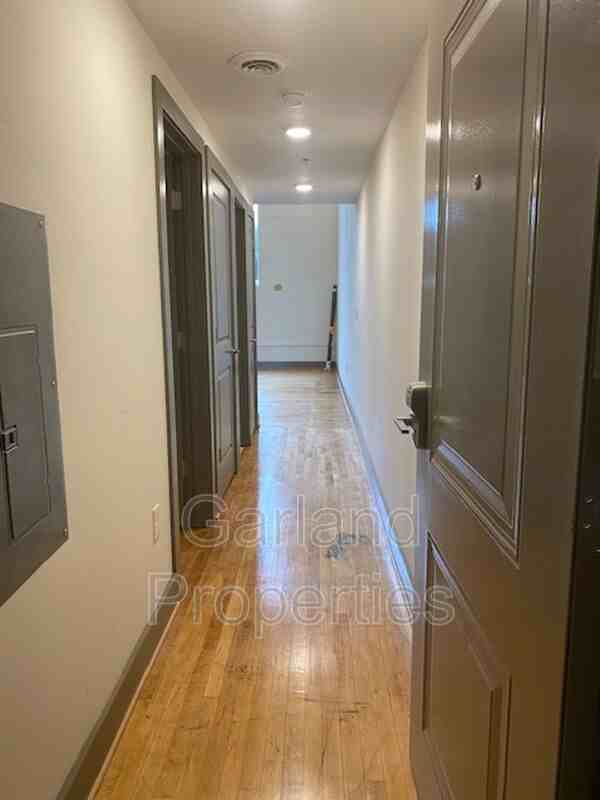 821 Salem Ave Sw #2 - Photo 3 of 9