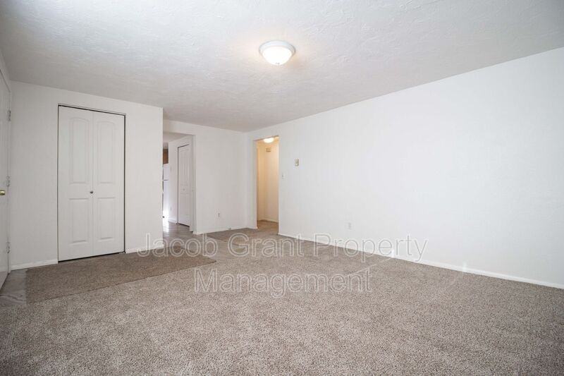 245 W 20th St #3 - Photo 3 of 9