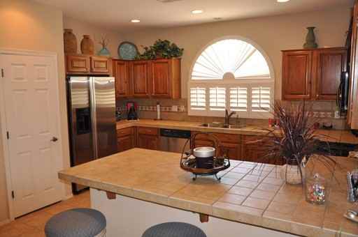 4712 E Carob Dr - Photo 3 of 18