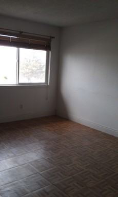 1008 E 7th St - Photo 2 of 6