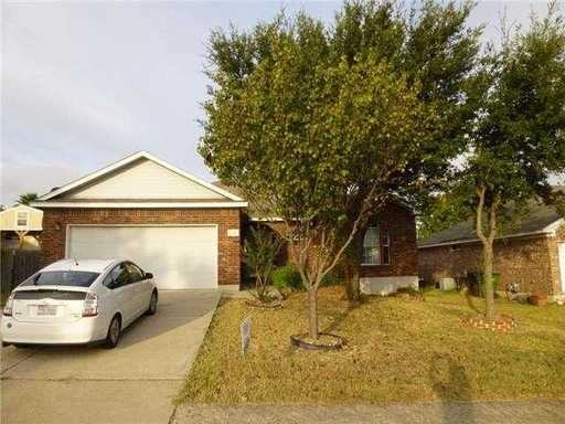 2215 Sedgewick Ln - Photo 2 of 14