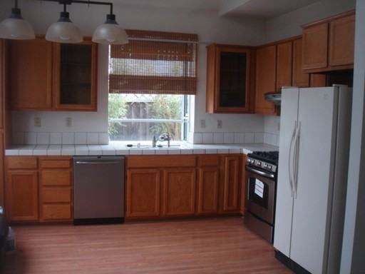 28493 Triton St - Photo 2 of 7