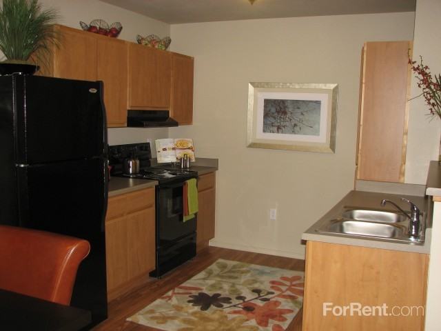 Vista Creek Apartments - Photo 3 of 23