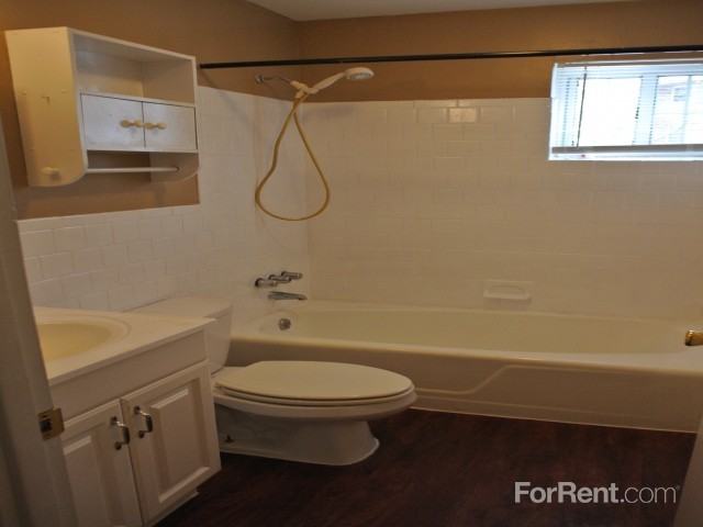 Kernan Gardens - Photo 2 of 12