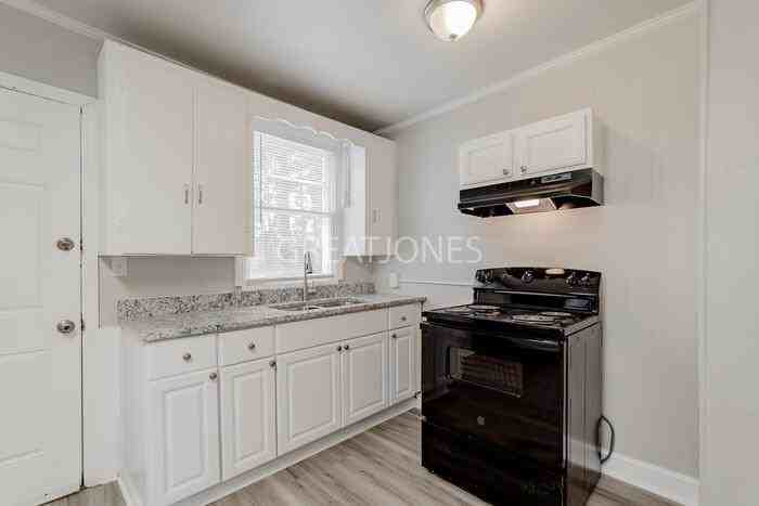 1736 Columbia College Dr - Photo 3 of 11