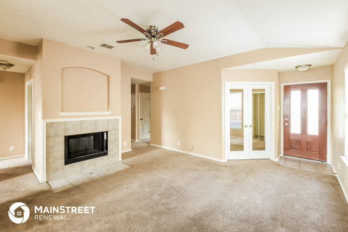 3810 Blue Oak Pass - Photo 3 of 16