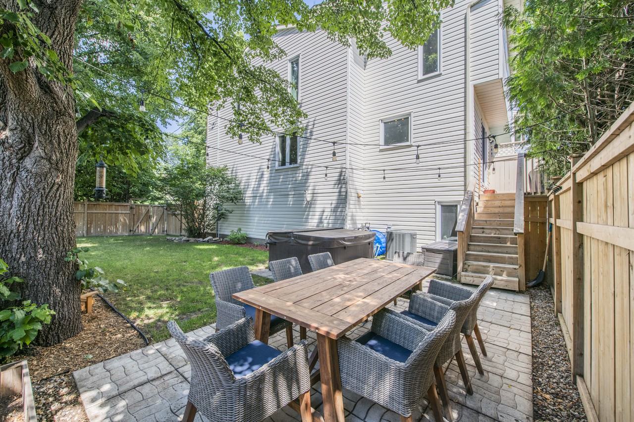 248 Currell Avenue - Photo 2 of 20