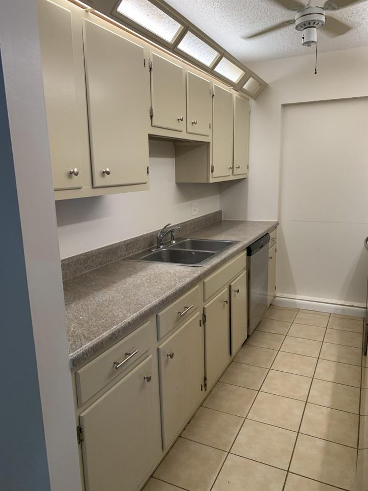 666 John Hancock Ln #C666 - Photo 3 of 11