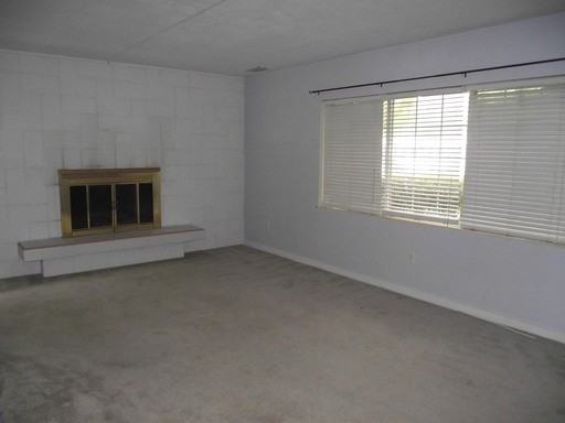 3019 NW 2nd Ave - Photo 3 of 12