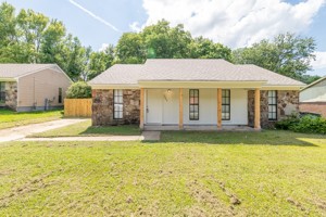 featured image of 3869 Winwood Dr #1