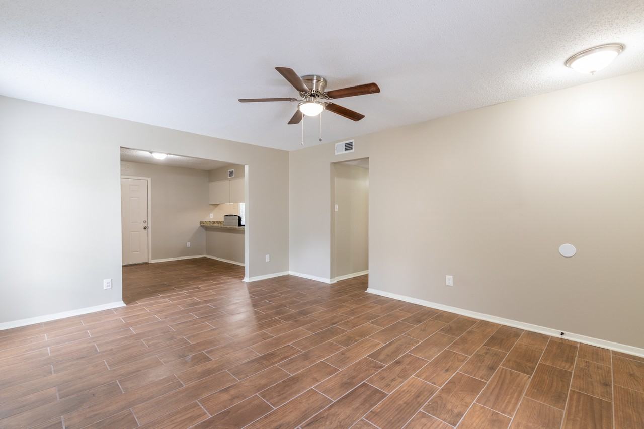3869 Winwood Dr #1 - Photo 5 of 40