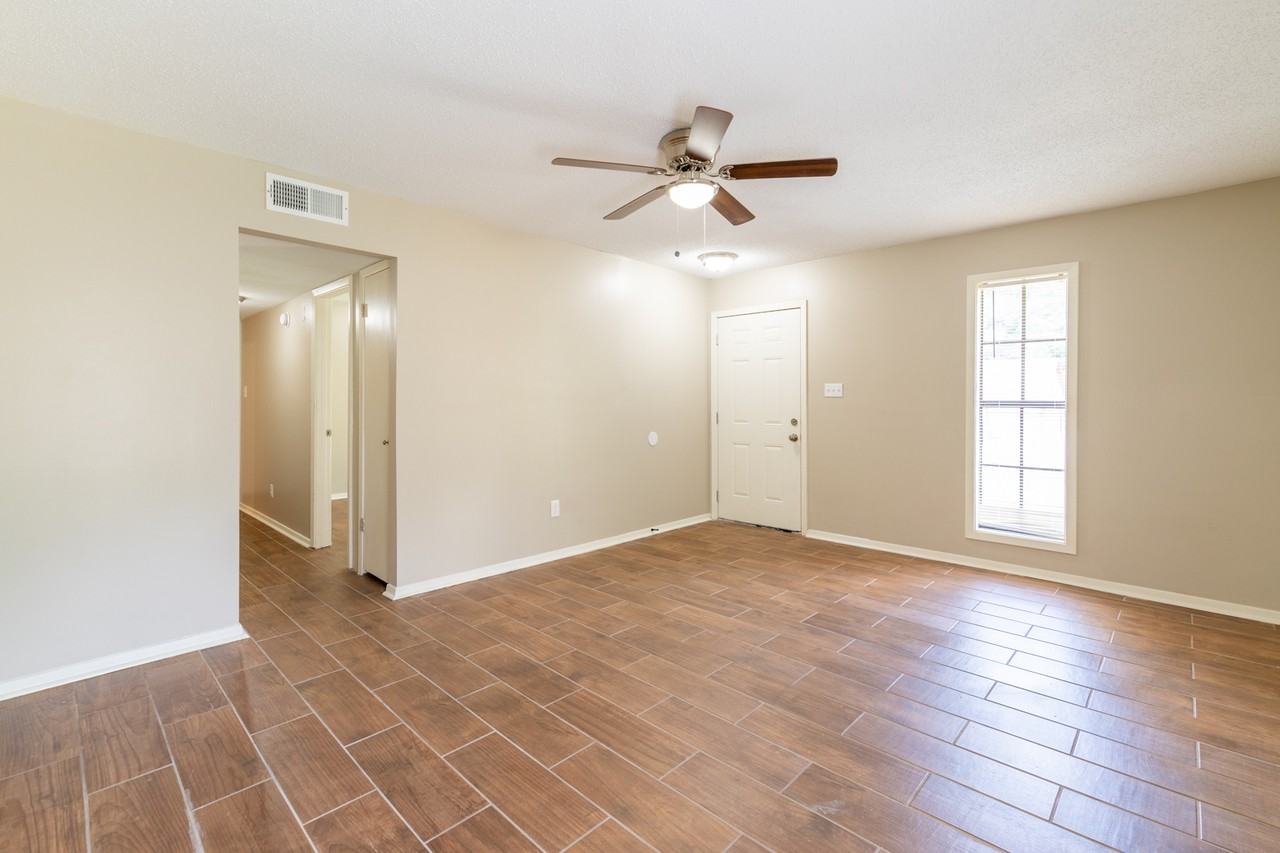 3869 Winwood Dr #1 - Photo 6 of 40