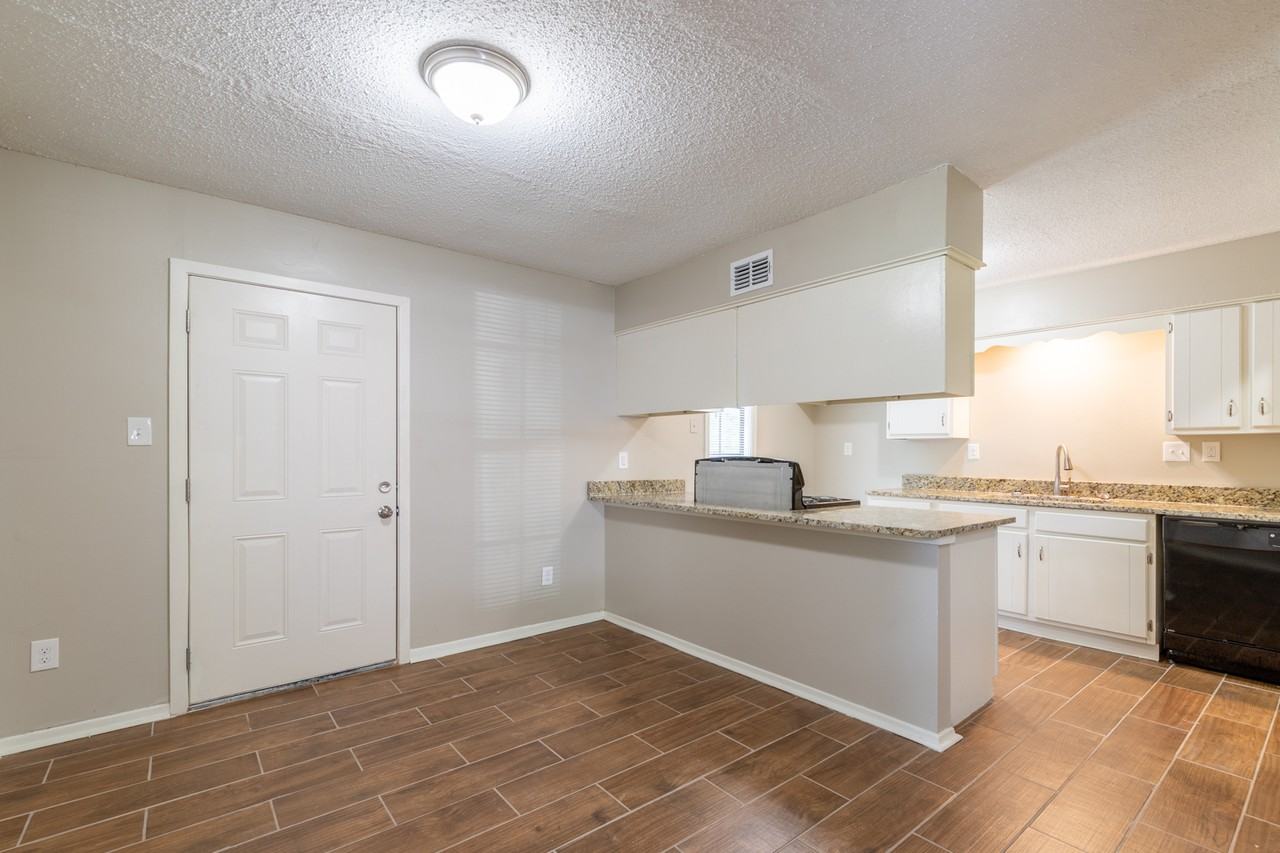 3869 Winwood Dr #1 - Photo 7 of 40