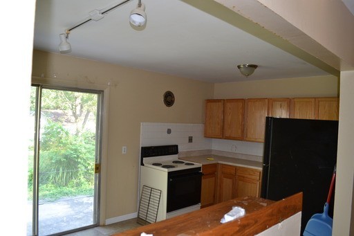 272 Elmdale Dr - Photo 3 of 13